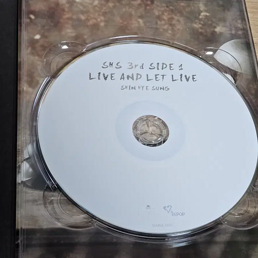 신혜성 3집 Side 1 - Live And Let Live [60페이지