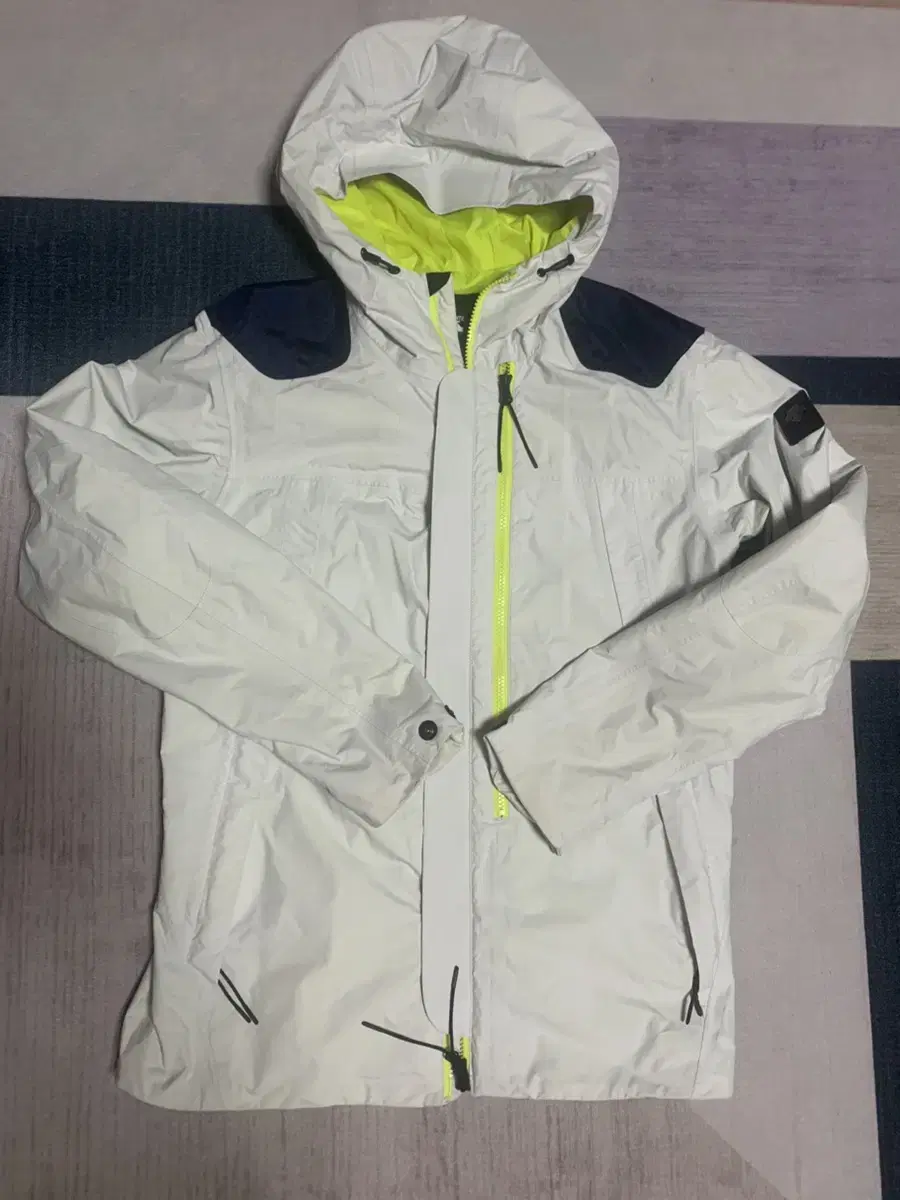 Descent Dualless Travel Jacket