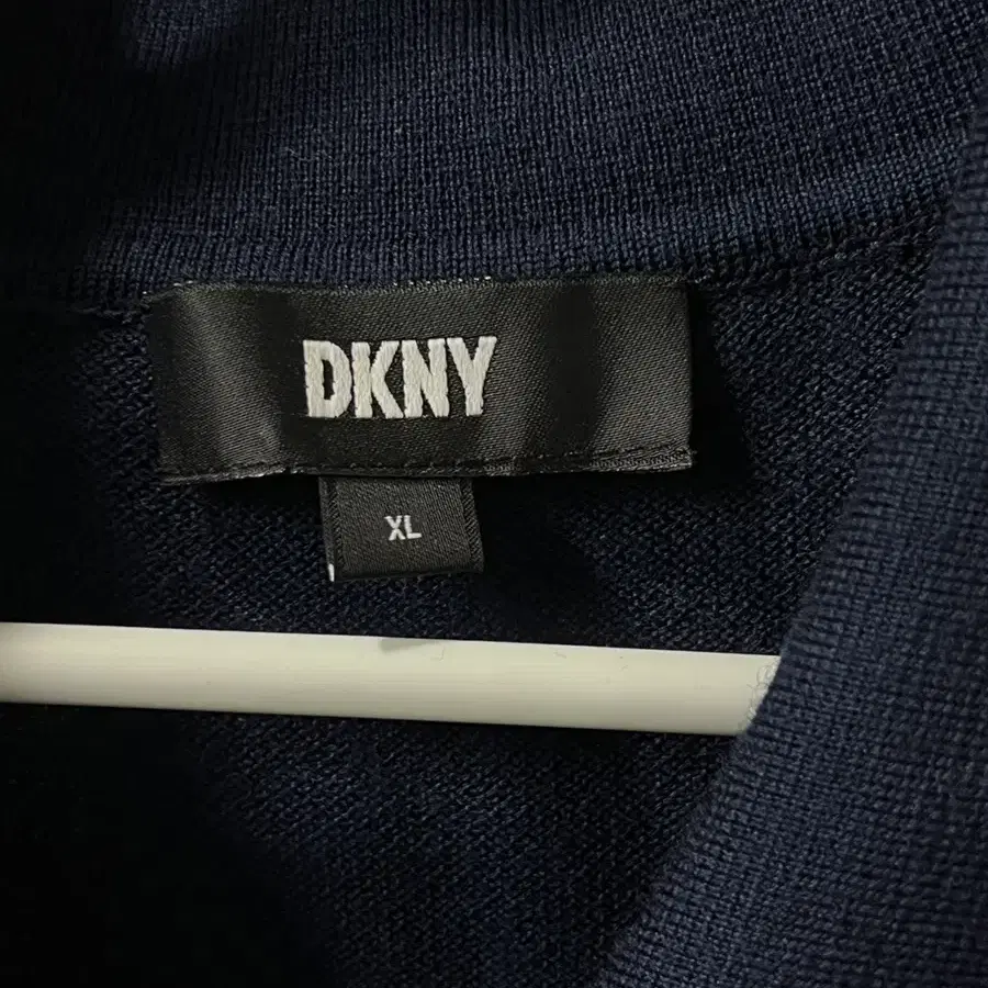 Dkny 얇은 긴팔 니트