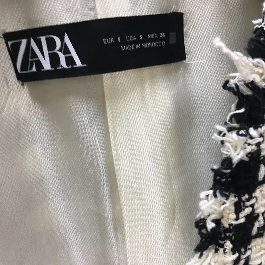 ZARA 자라 퍼프소매 하운드투스체크 트위드자켓 S사이즈