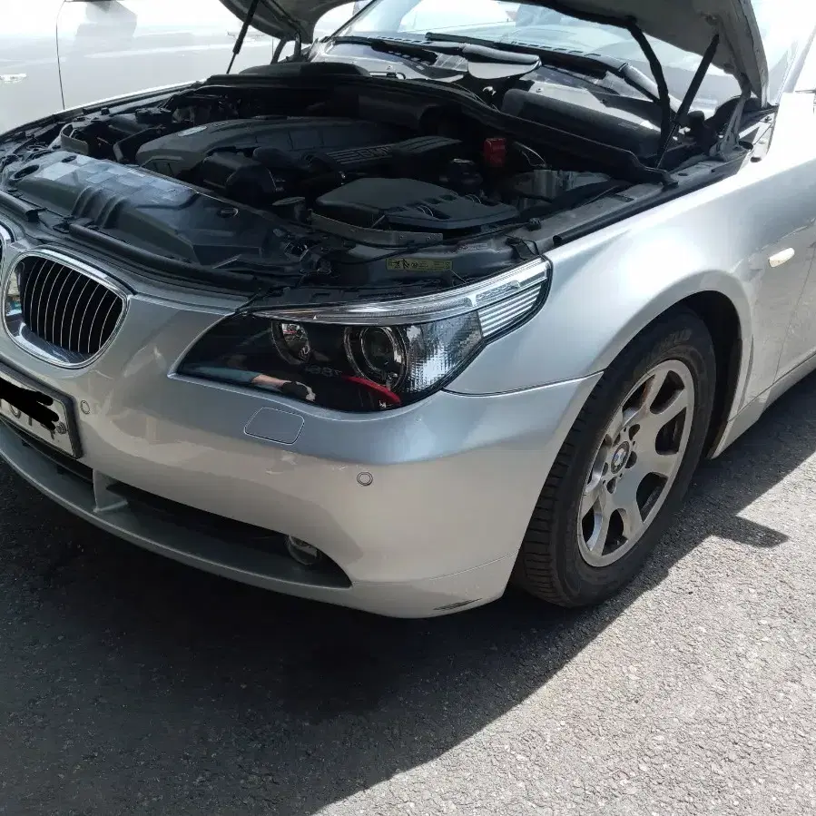 bmw e60 07년 523 부품판매합니다..