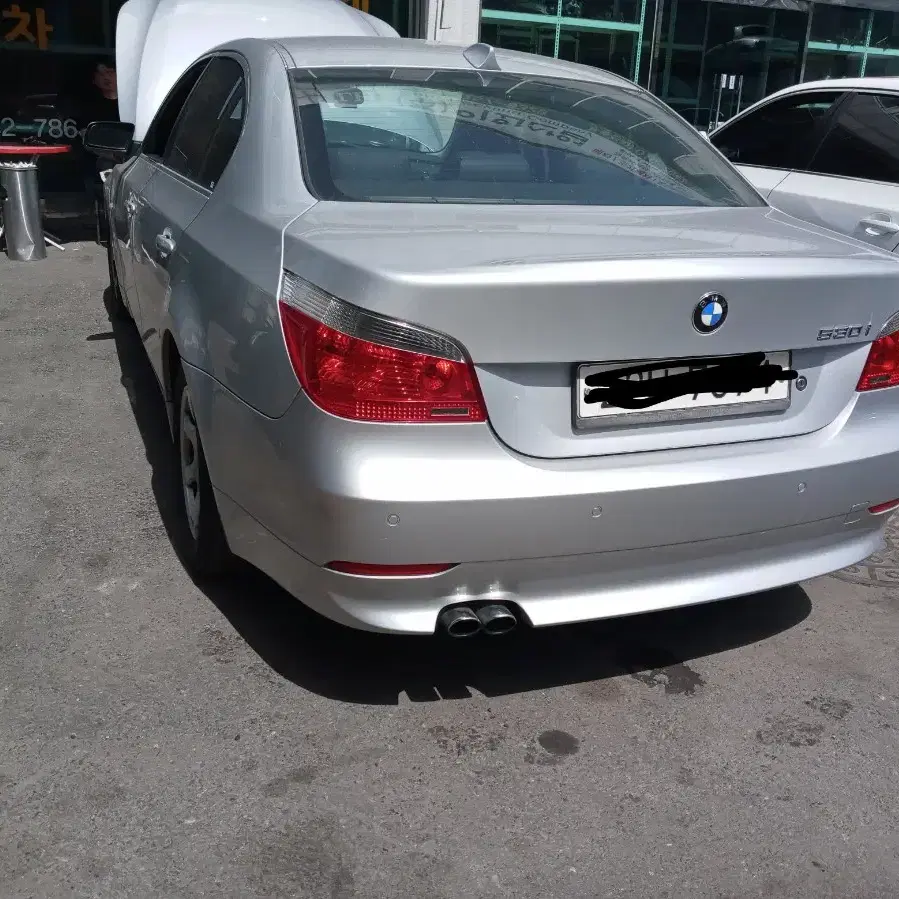 bmw e60 07년 523 부품판매합니다..