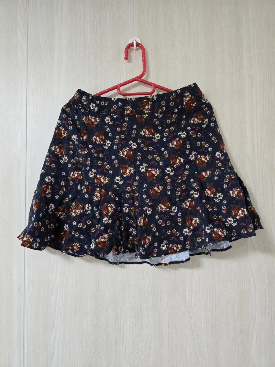 Ulsan) Bom skirt Condition A