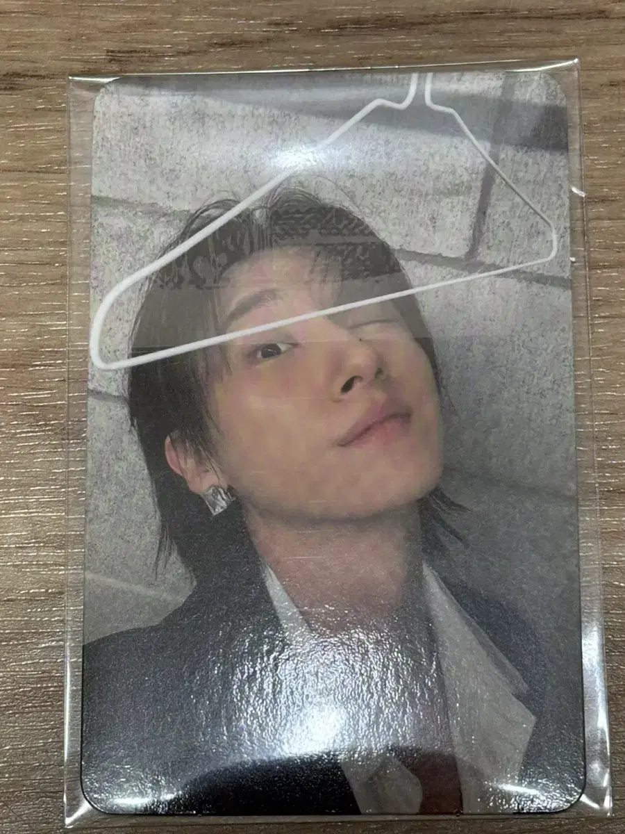 I.M. pop up necklace photocard