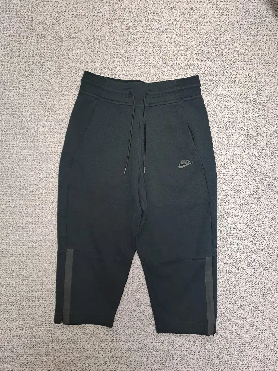 Women's Nike Chill Seam Training Pants Size Medium