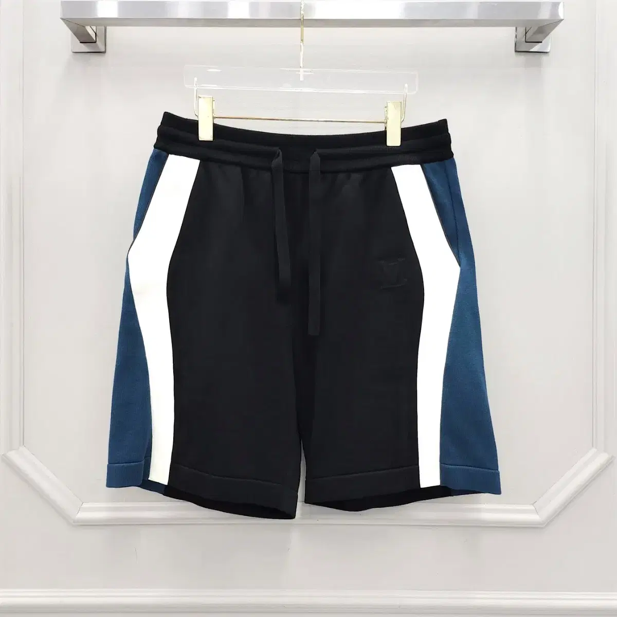 L / Louis Vuitton LV Logo Leather Knit Shorts