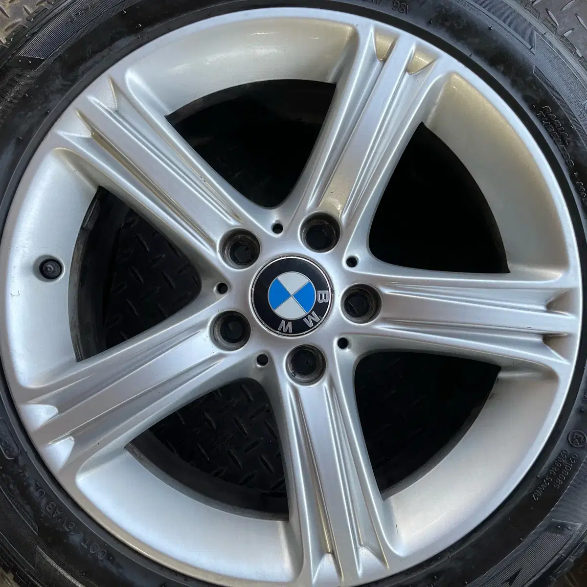 [PCD112] 17인치 BMW F30 네비팩 순정휠 타이어조합 1대분