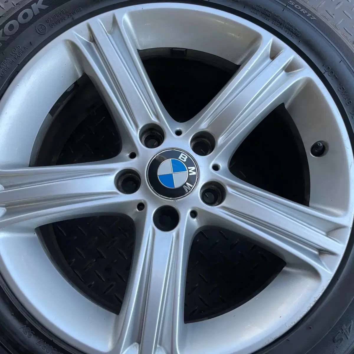 [PCD112] 17인치 BMW F30 네비팩 순정휠 타이어조합 1대분