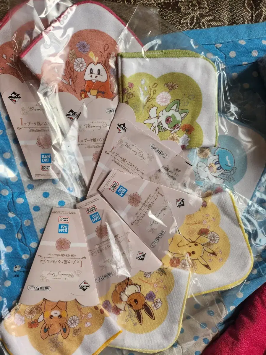 Pokémon Kuji Bloo Bloo Dey 7 handkerchiefs 3 notepads 1 pow