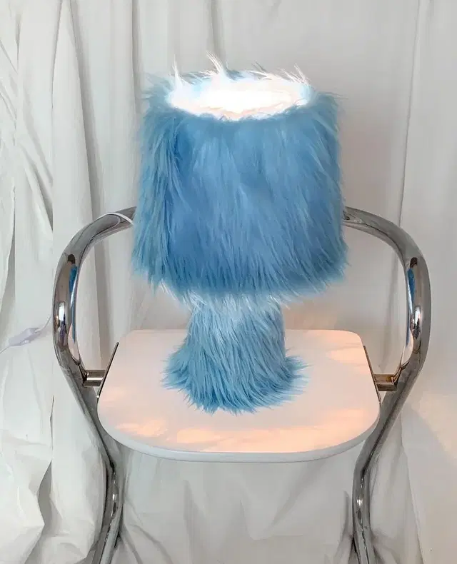 원가13만원 46month 포식스먼스 털 조명 furry lamp