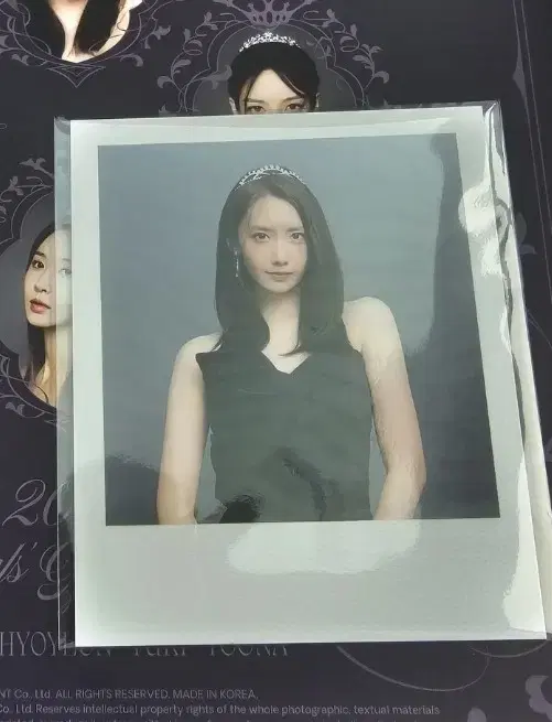 Girls Generation yoona seasons greetings pre-order benefit polaroid sells