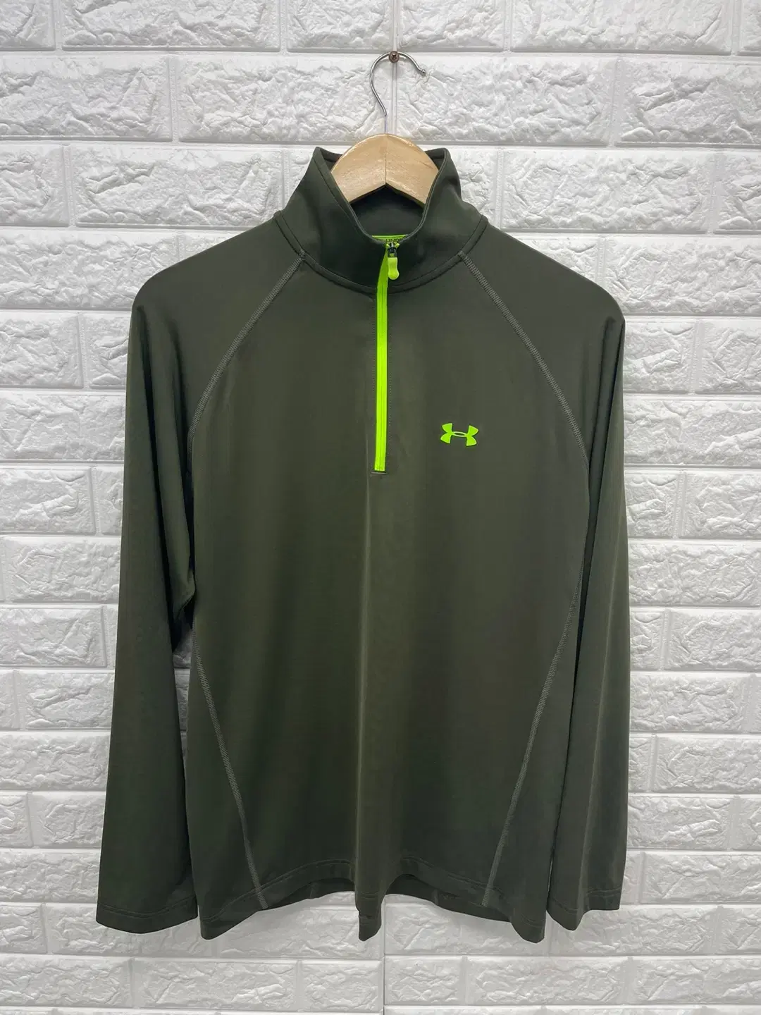 Under Armour Vahn Zip-Up Performance T-Shirt (M/100) / A-9689