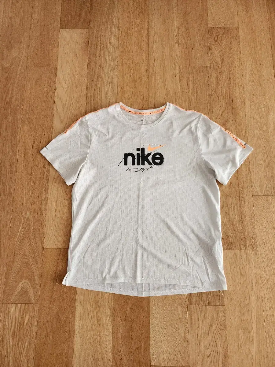 Nike DryFit Mylar DYE T-Shirt XL