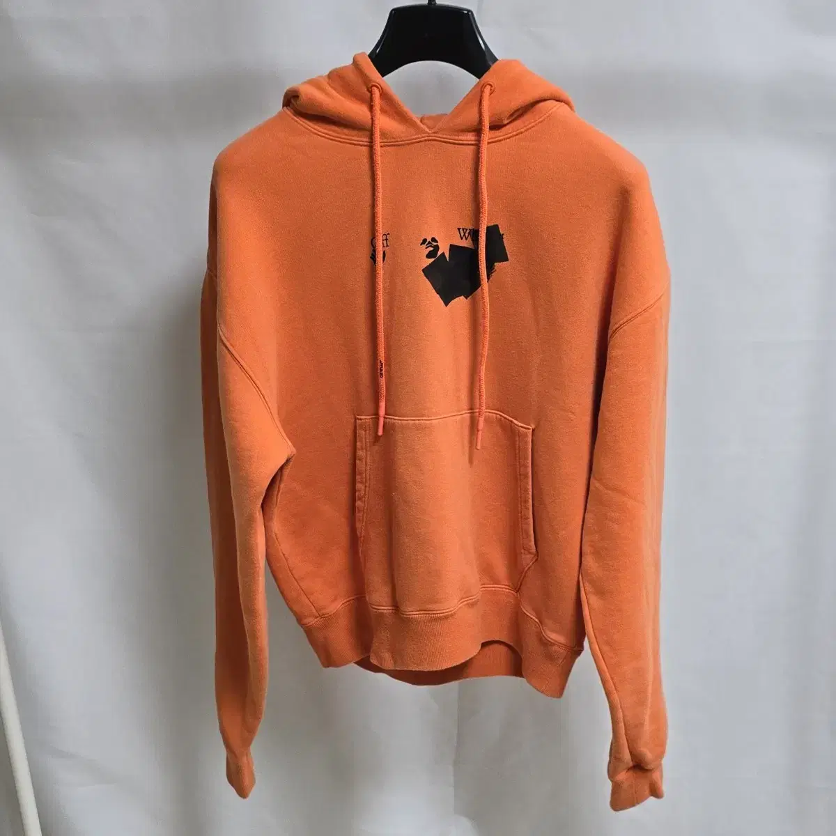 Off-White Jumbo Marker Arrow Hoodie S Size 95 sells for $95