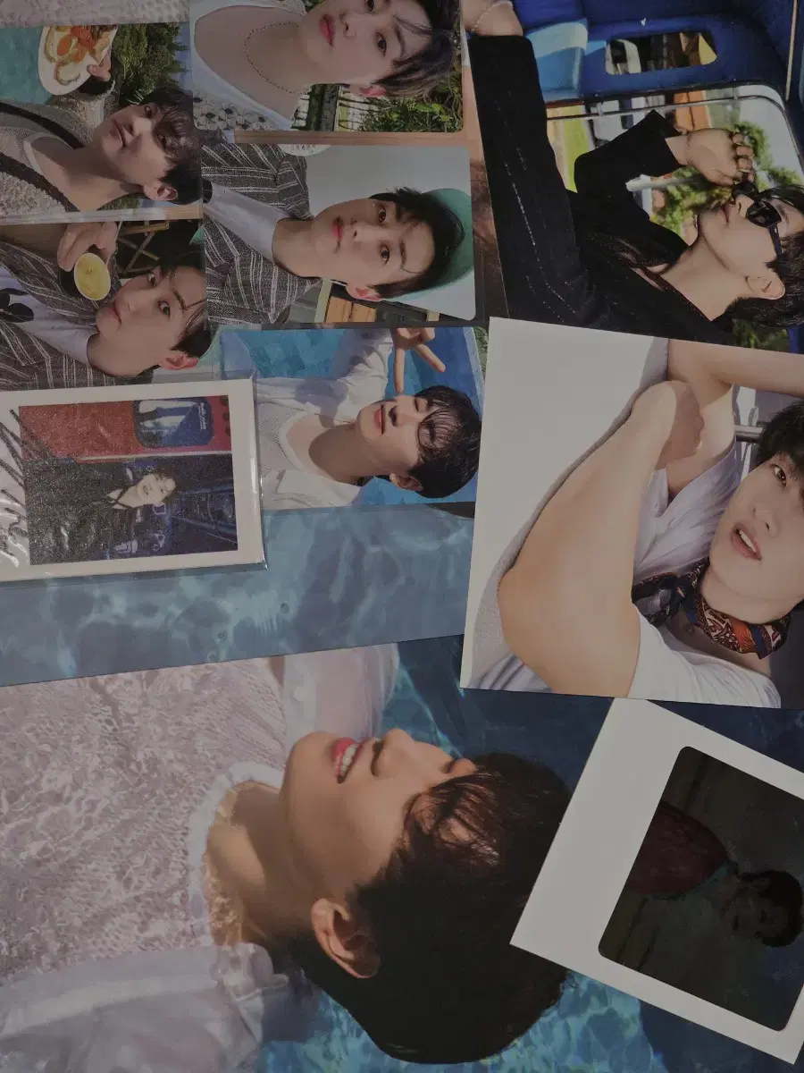 Super Junior eunhyuk sells photo album Eunhyuk's moment