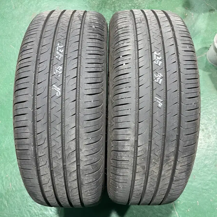 굳이어타이어(235/55R19)