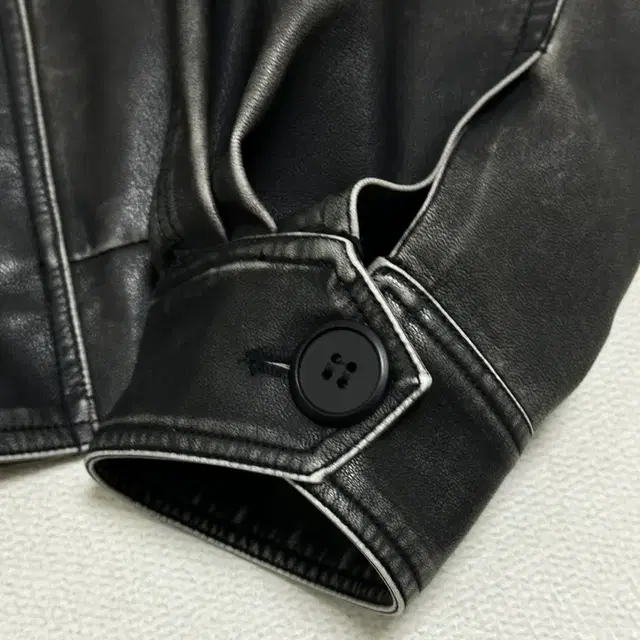 파르티멘토 Washed Leather Bomber Jacket Black