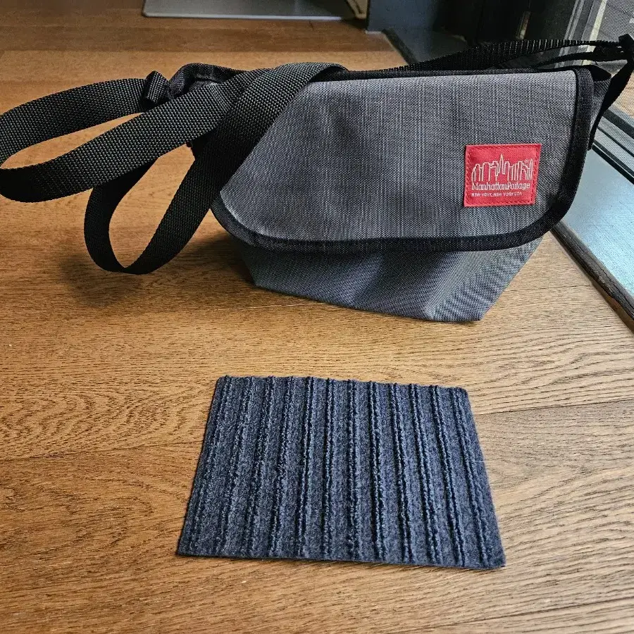 맨하탄포티지 1603 Mini NY Messenger Bag GREY