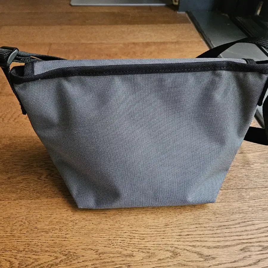 맨하탄포티지 1603 Mini NY Messenger Bag GREY