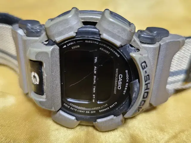 (빈티지)개성감넘치는 손목시계ㅡ카시오 지샥 G  SHOCK