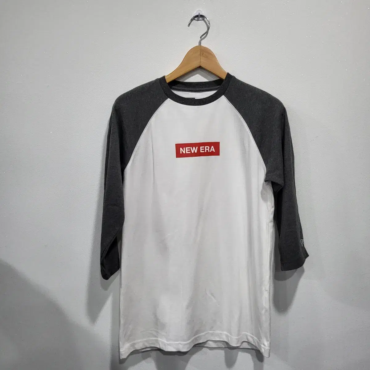 206. [S] New Era Men's Nagrang T-Shirt