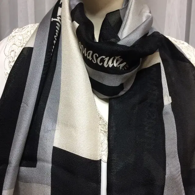 AQUASCUTUM 실크 스카프