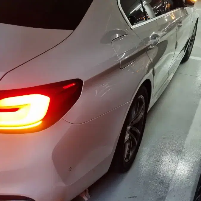 BMW G30/F90 신형 LCI테일램프전국방문장착