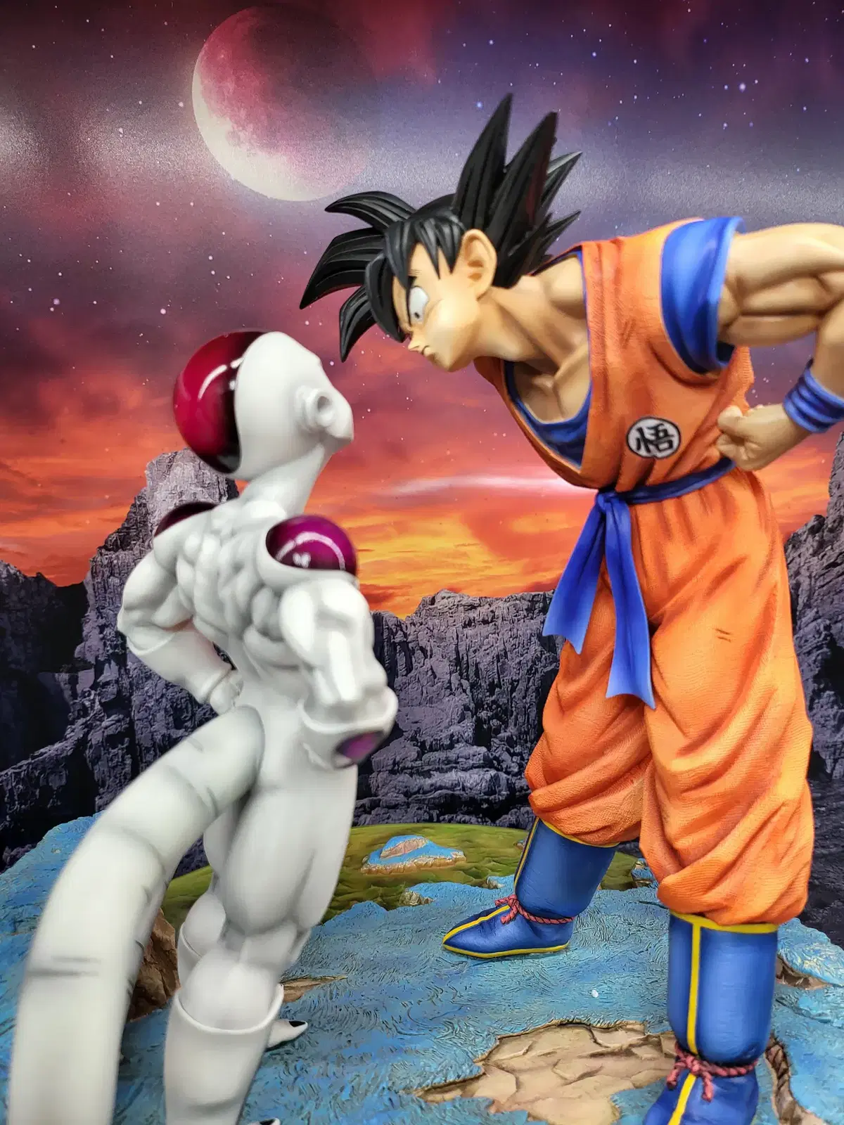 Dragon Ball Resin - Figure Class - Goku vs Frieza Snowball Fight