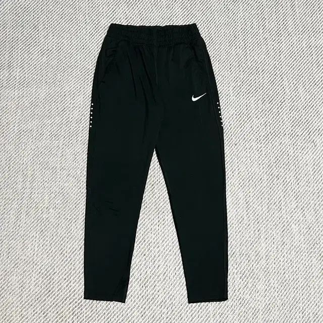 [ M ] Nike 나이키 엘리먼트 스우시 트레이닝 팬츠