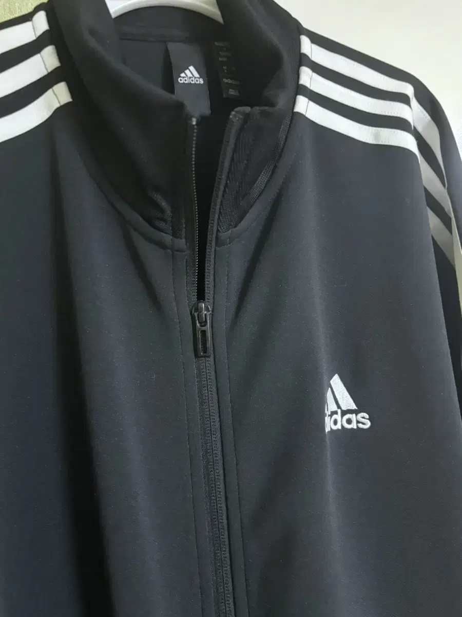 Adidas jersey black