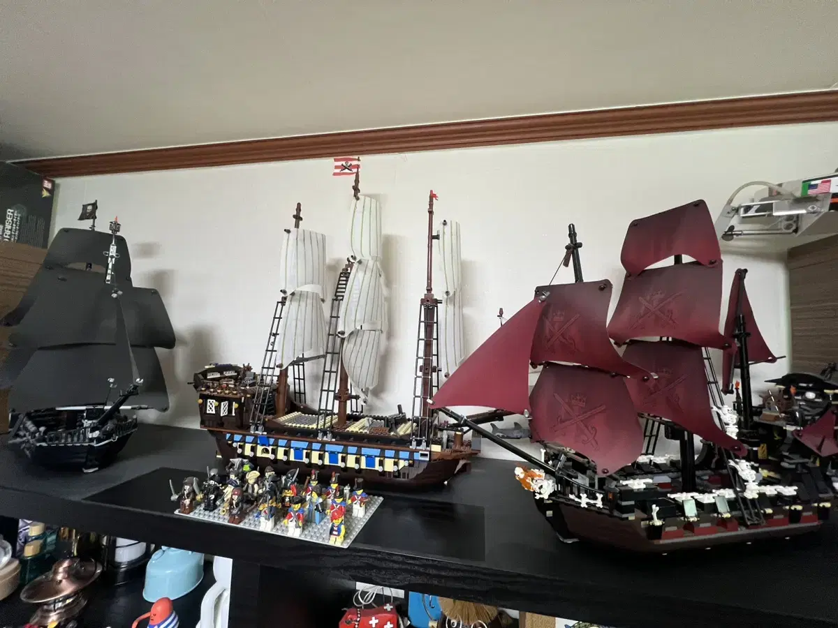 2 LEGO Limited Edition (Genuine) Black Pearl / Queen Anne's Revenge and Chinese Edition Sailboat (Service)