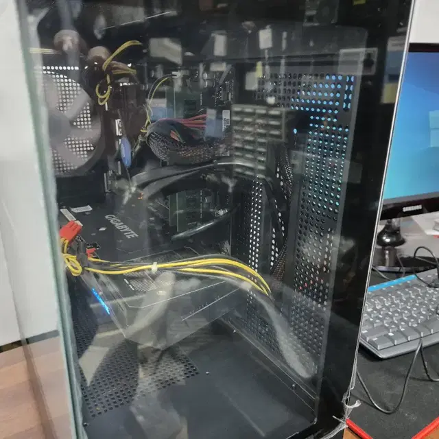 어항케이스 9600kf 3060ti 게이밍컴퓨터 ㅇ