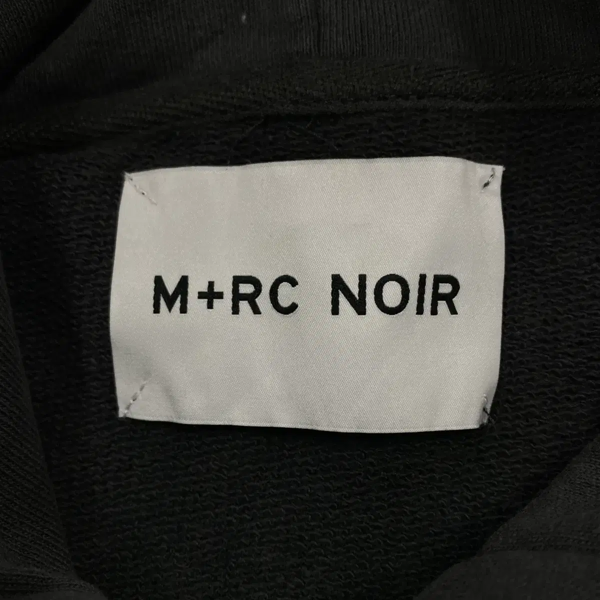 M+rc noir 스펠아웃 차콜 후드티