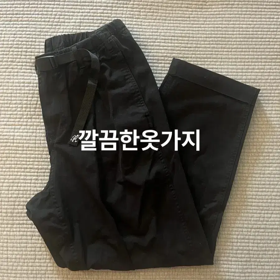 그라미치 턱 테이퍼드 팬츠 블랙 M사이즈