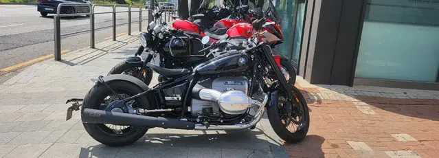 BMW R18 커스텀 팝니다.