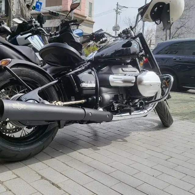 BMW R18 커스텀 팝니다.