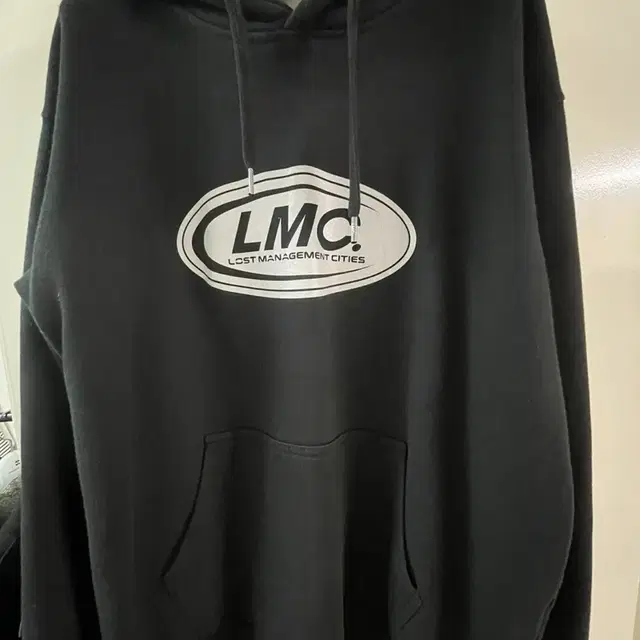 LMC 후드티