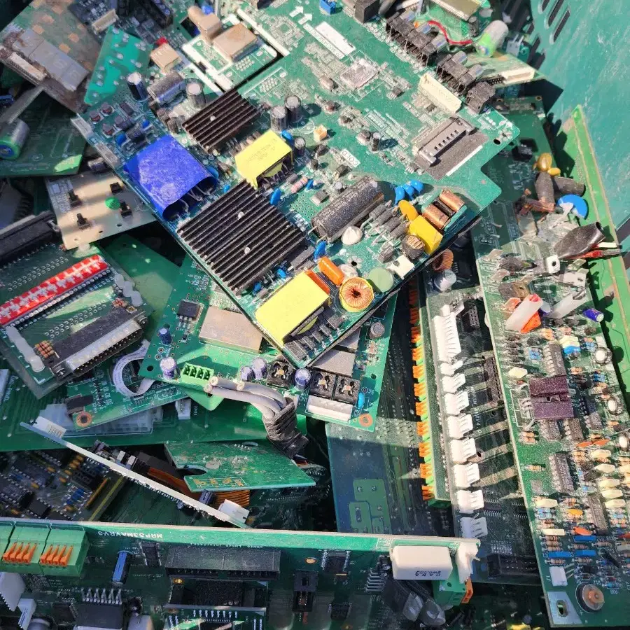 (삽니다)각종기판 메모리 CPU.고장난핸드폰. 대량매입