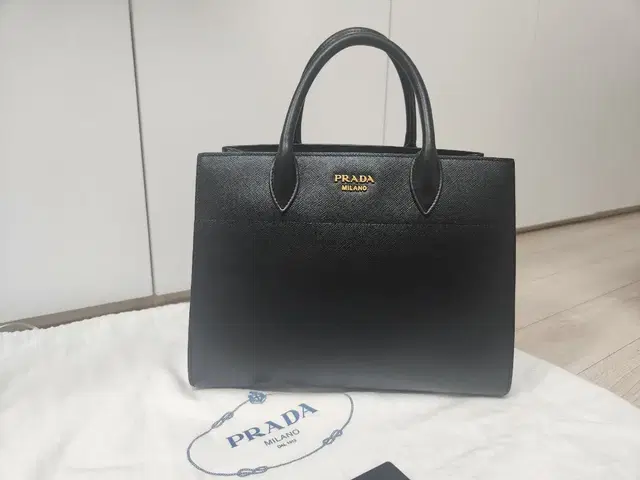 PRADA 비블리오텍 블랙 토트백(풀셋.상태좋음)