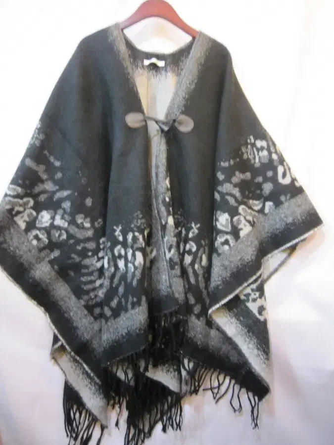 Japanese imported black gray large pattern manto shawl H2tb