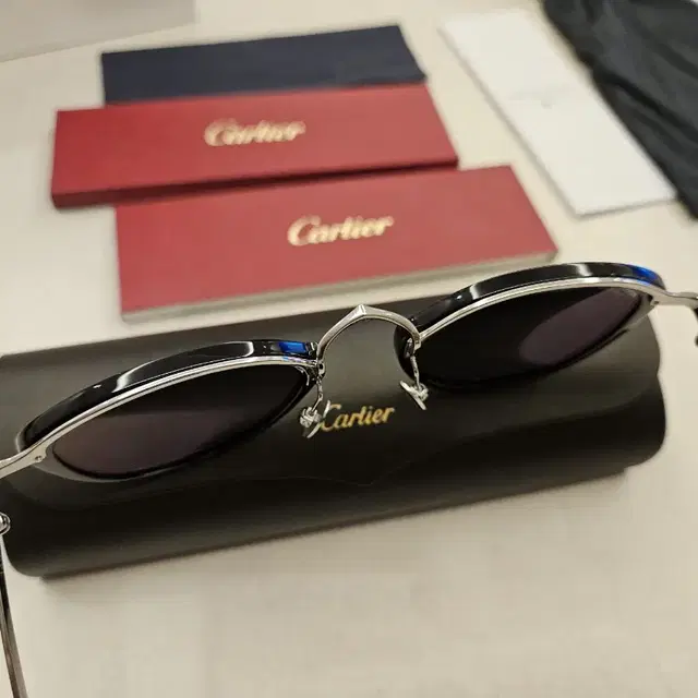 CARTIER 까르띠에 선글라스 CT0014S 4번 컬러 판매합니다