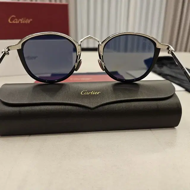 CARTIER 까르띠에 선글라스 CT0014S 4번 컬러 판매합니다