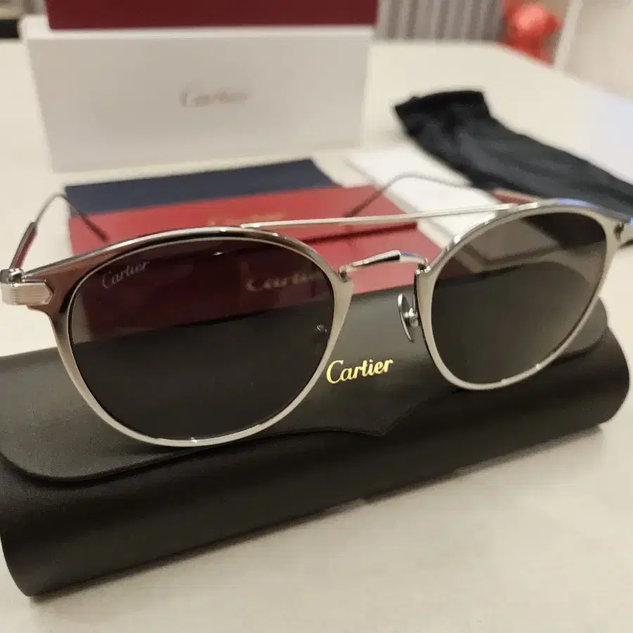 CARTIER 까르띠에 선글라스 CT0015S 4번 컬러 제품 판매