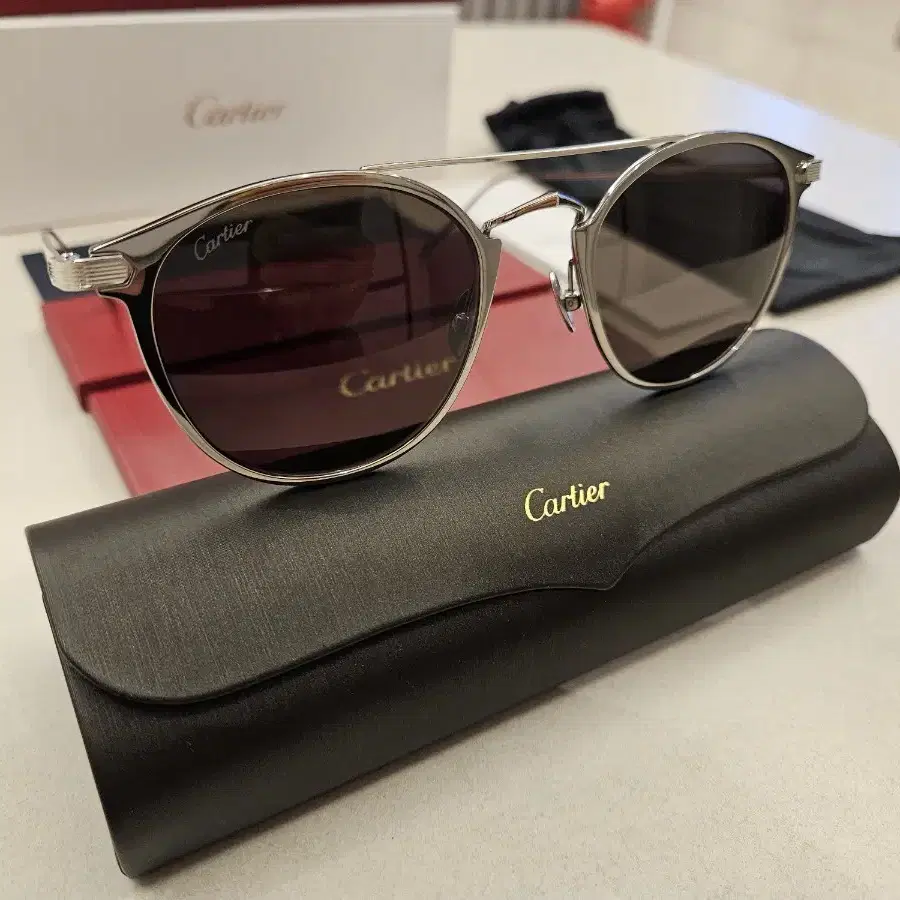 CARTIER 까르띠에 선글라스 CT0015S 4번 컬러 제품 판매