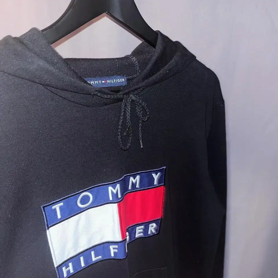 Tommy hilfiger hoodie.