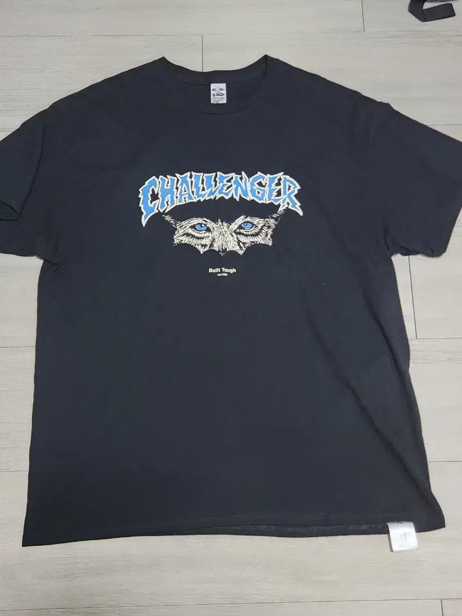 [XL] Challenger Mask T-Shirt challenger mask tee