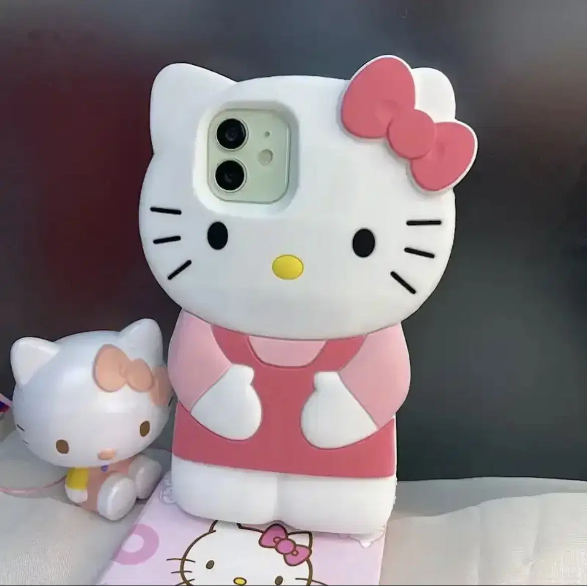 Price drop)Three-dimensional silicone Hello Kitty iPhone 13 phone case pinkKogaruJapanOsakaSanri