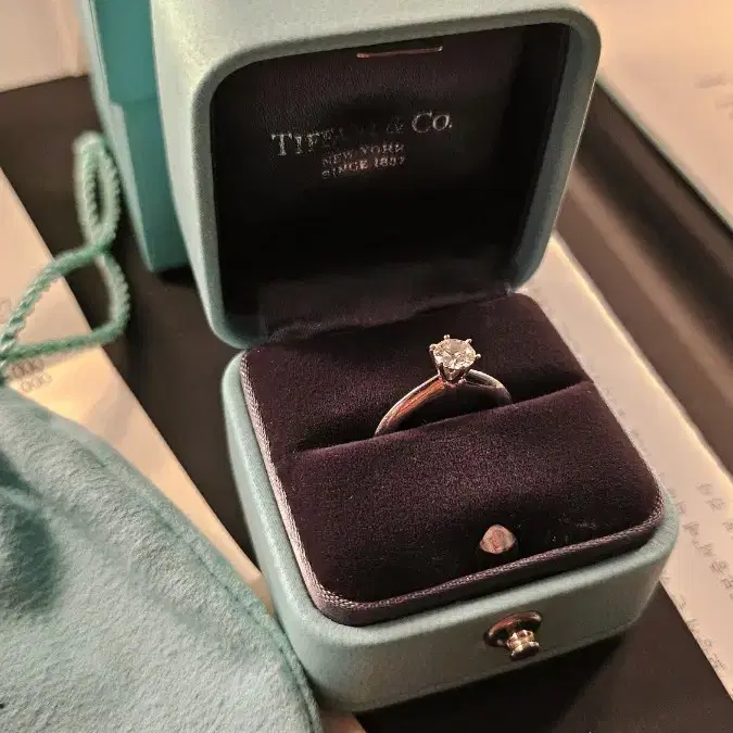 티파니앤코 다이아 반지 4부 (0.39carat)