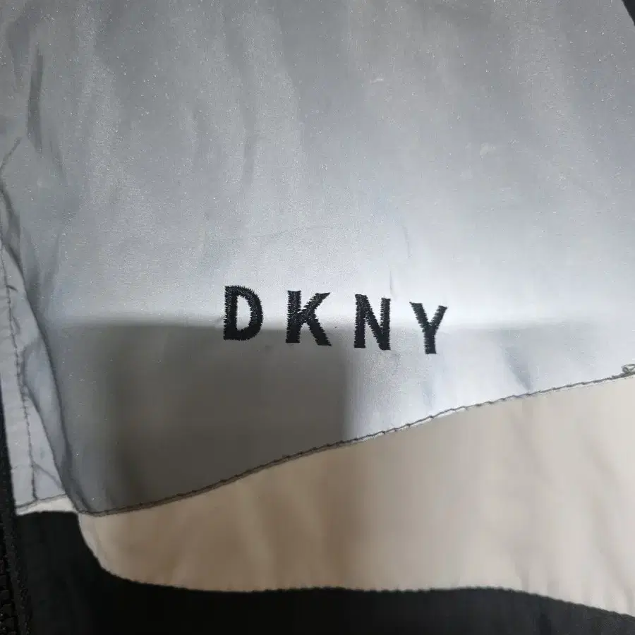 DKNY 바람막이