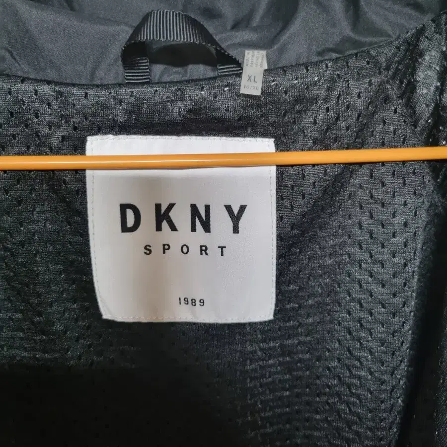 DKNY 바람막이